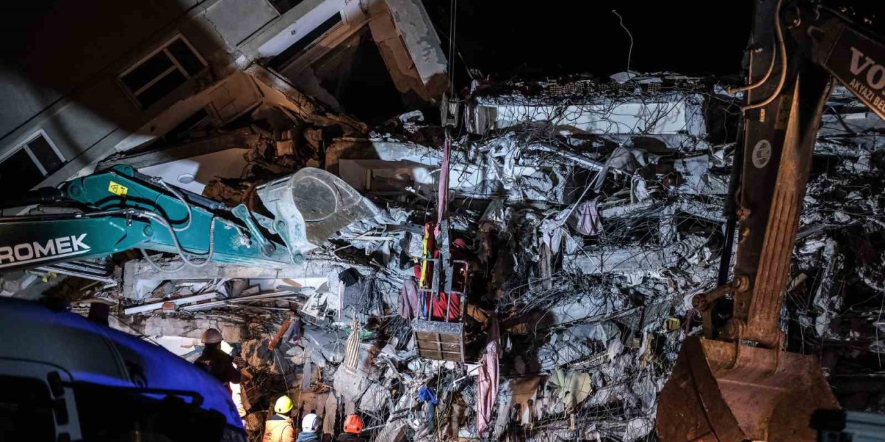 Kahramanmaraş’ta 87 Saat Sonra Enkazdan Evli Çift Sağ Çıkarıldı