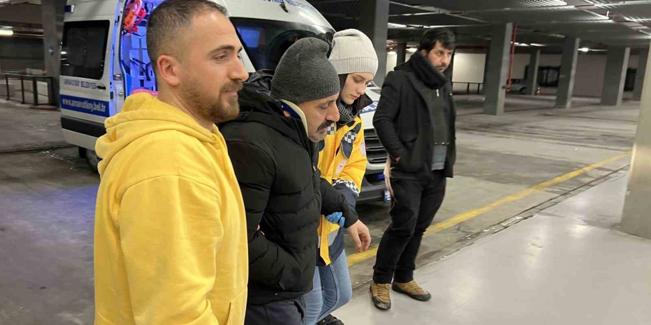 Depremzedeler Başakşehir Çam Ve Sakura Şehir Hastanesi’ne Getirildi