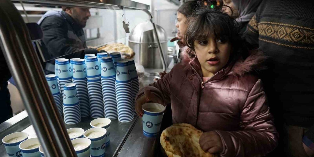 Şahinbey’de Depremzedelere Kumanya Desteği
