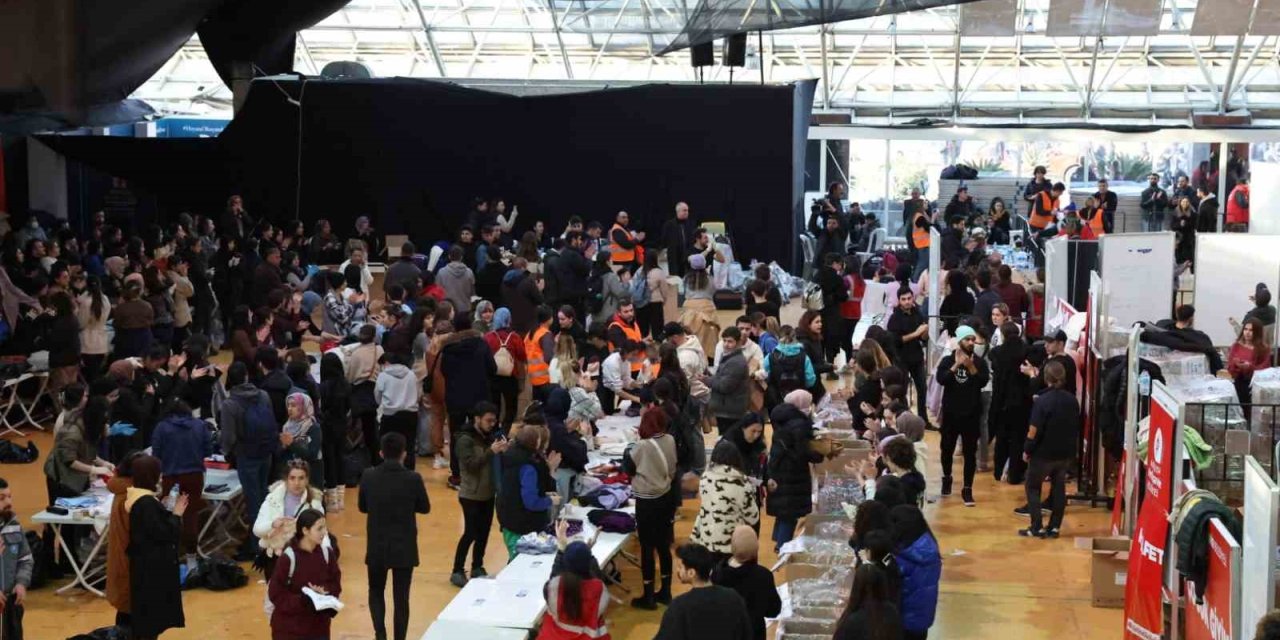 Depremin 4. Gününde Gelen Kurtuluşlar, Gönüllülerin Moral Kaynağı Oluyor