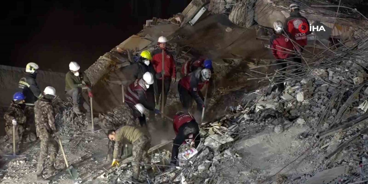 Emre Apartmanı’nda Arama Kurtarma Çalışmaları 90. Saatinde