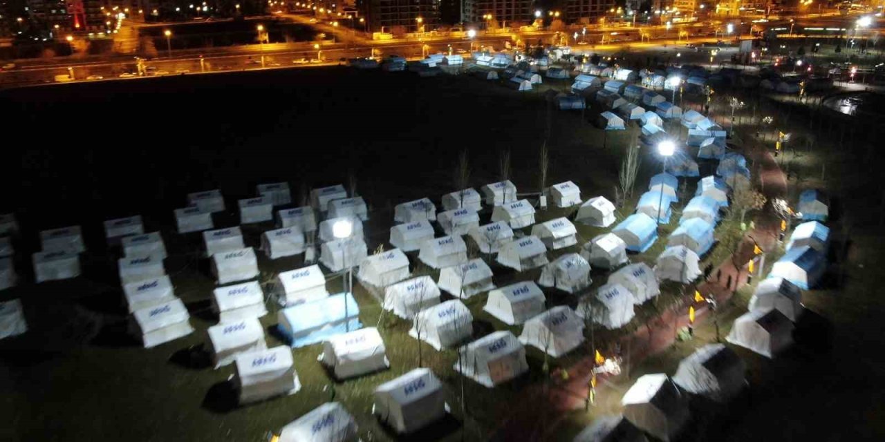 Diyarbakır’da Çadır Kent Gece Havadan Görüntülendi