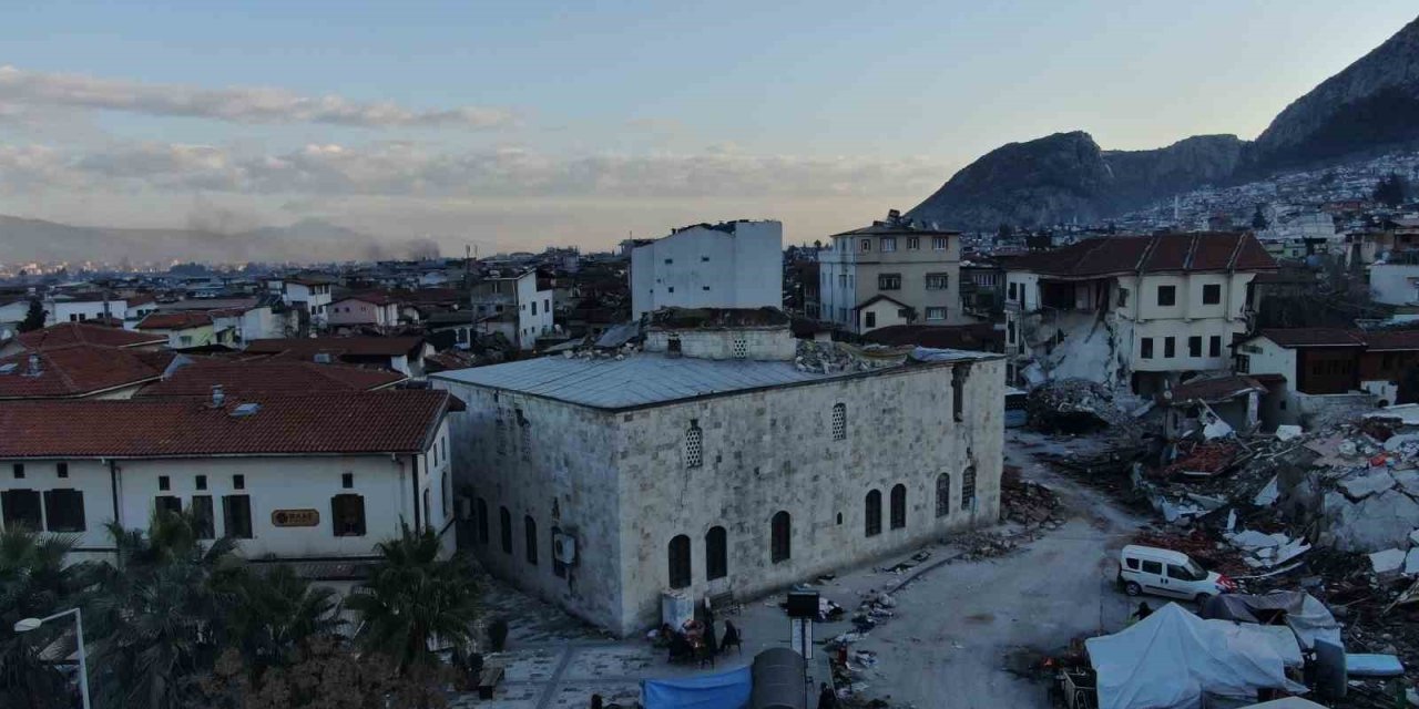 Hatay’da Deprem Tarihi Yerleri De Vurdu, 14 Asırlık Cami Yıkıldı