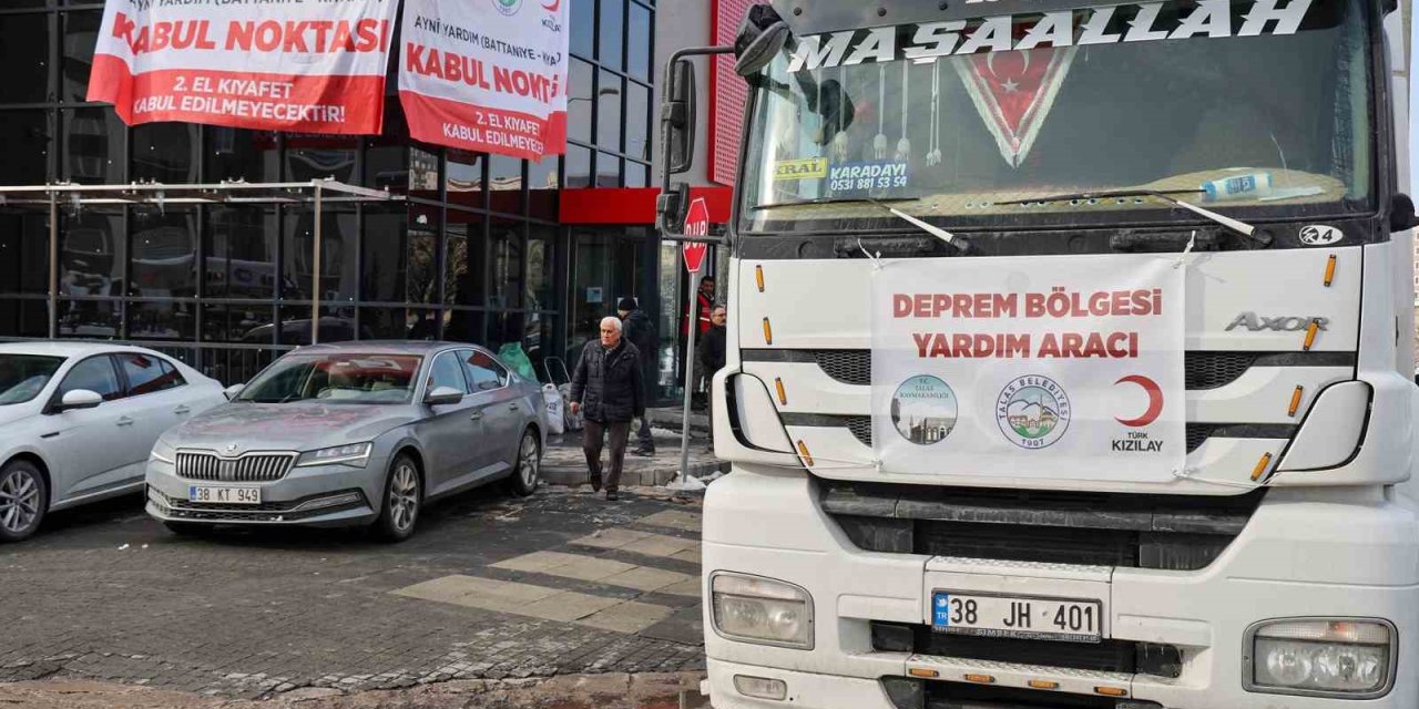Yardım Tırları Talas’tan Deprem Bölgesine Akıyor