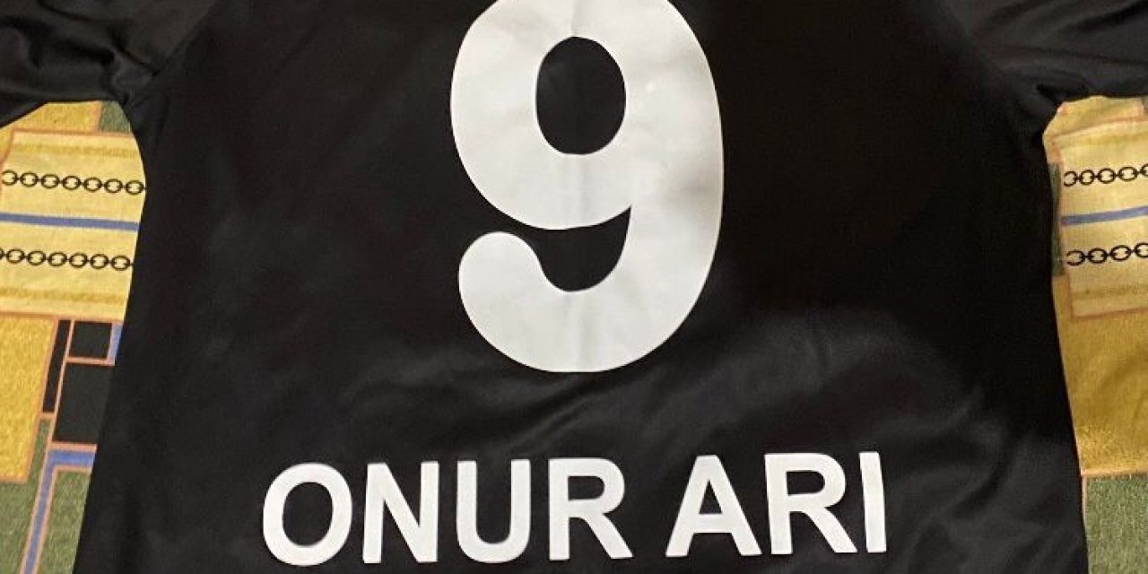 Eskişehirsporlu Genç Futbolcudan Depremzedelere Destek İçin İmzalı Forma