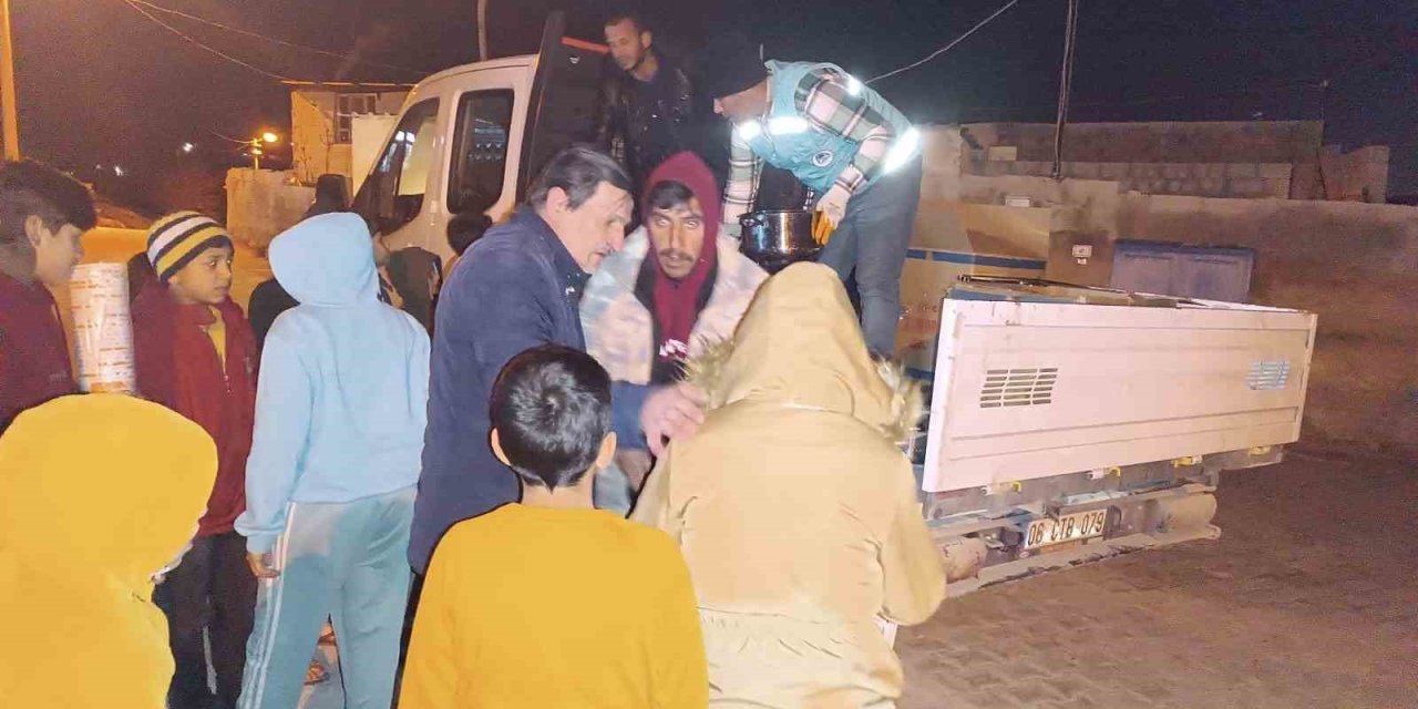 Eyyübiye’de Depremden Etkilenenlere Destekler Sürüyor