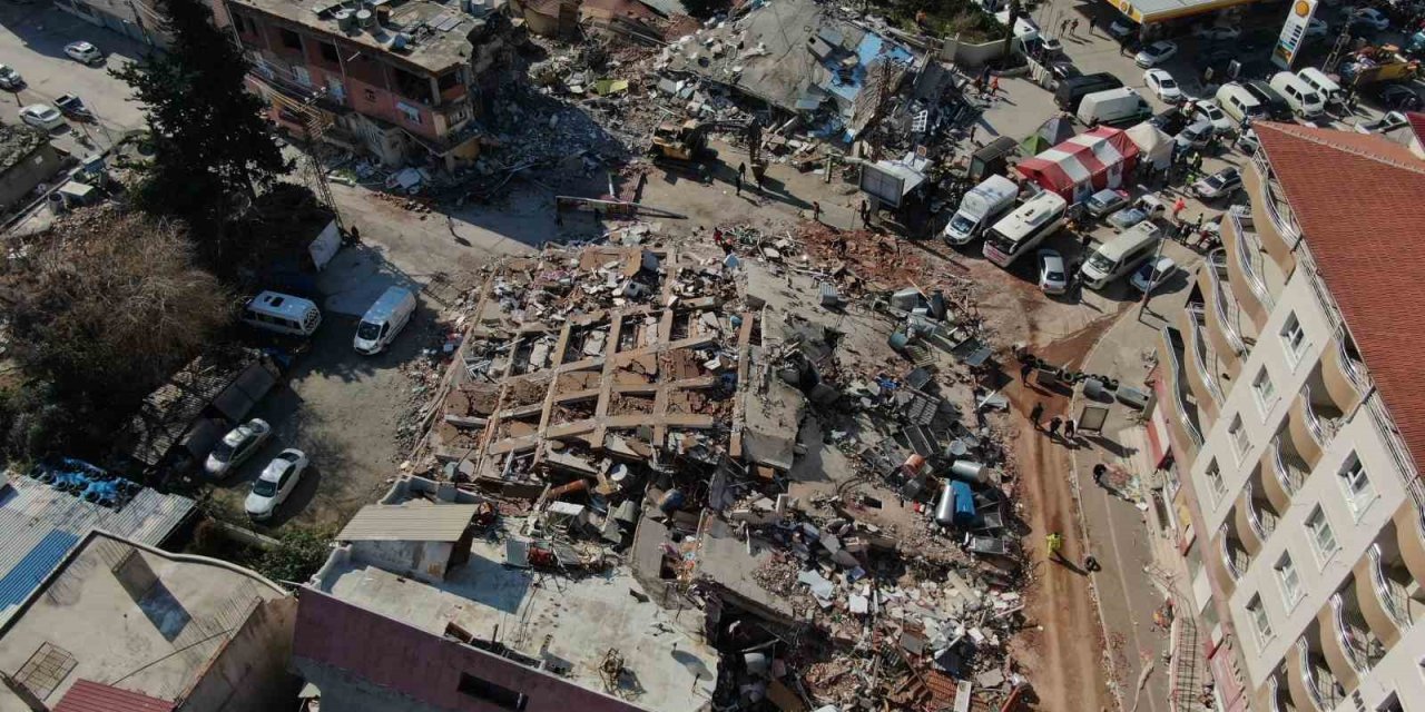 Hatay Samandağ’da Enkaz Yığınları Havadan Görüntülendi