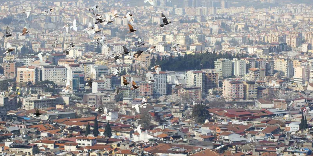 Hatay’da Depremin Bıraktığı Enkaz Havadan Görüntülendi