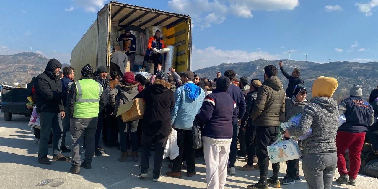 Hatay Samandağ’da Depremzedelerin Yaraları Sarılıyor