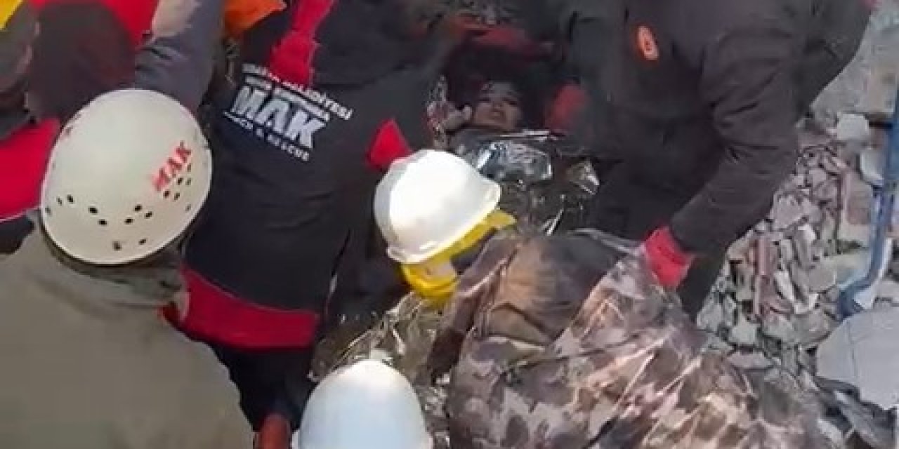 Küçük Fatma, 104 Saat Sonra Enkazdan Kurtarıldı