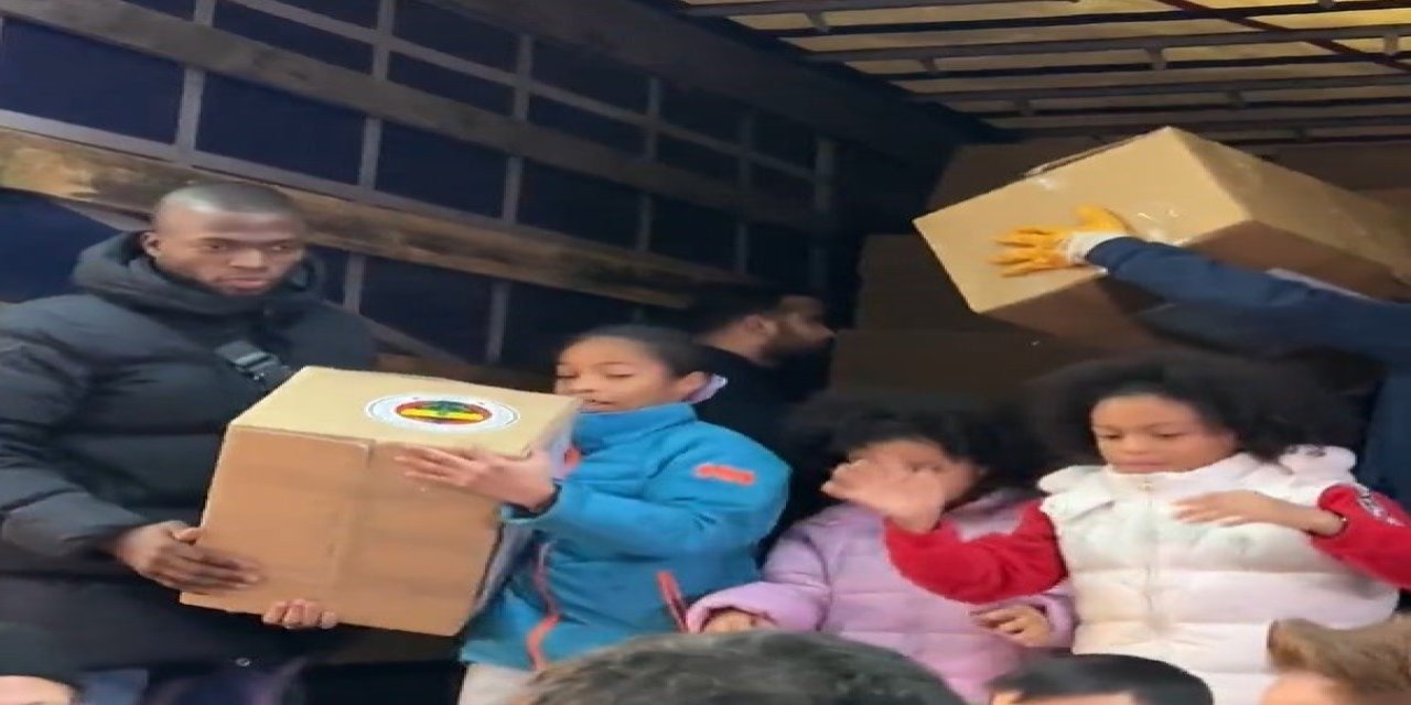 Enner Valencia, Yardım Çalışmalarına Ailesiyle Beraber Destek Verdi