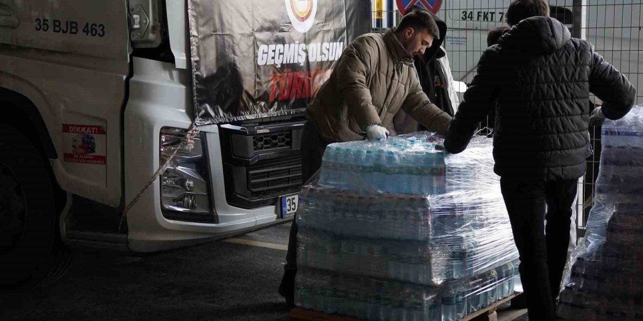 Nef Stadyumu’nda Yardım Çalışmaları Devam Ediyor