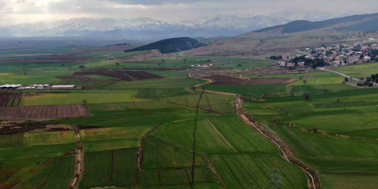 Depremden Sonra Köyde Yaşanan Fay Kırığı Havadan Görüntülendi