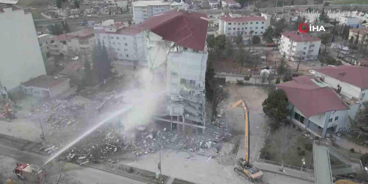 Depremin Merkez Üssü Pazarcık’ta Kontrollü Yıkım Çalışmaları Başladı