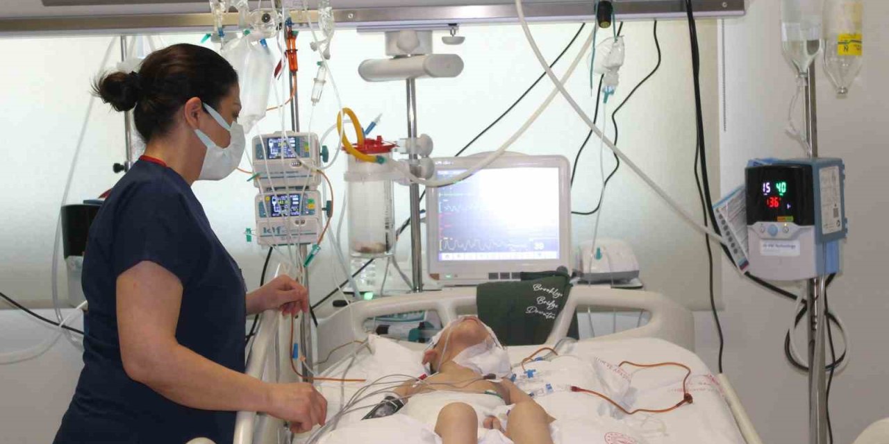 Kimliksiz Bebek Ve Depremzedeler Hastanede Güvende