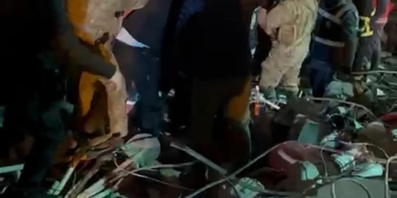 Diyarbakır’da 122 Saat Sonra Enkazdan Sağ Kurtarıldı