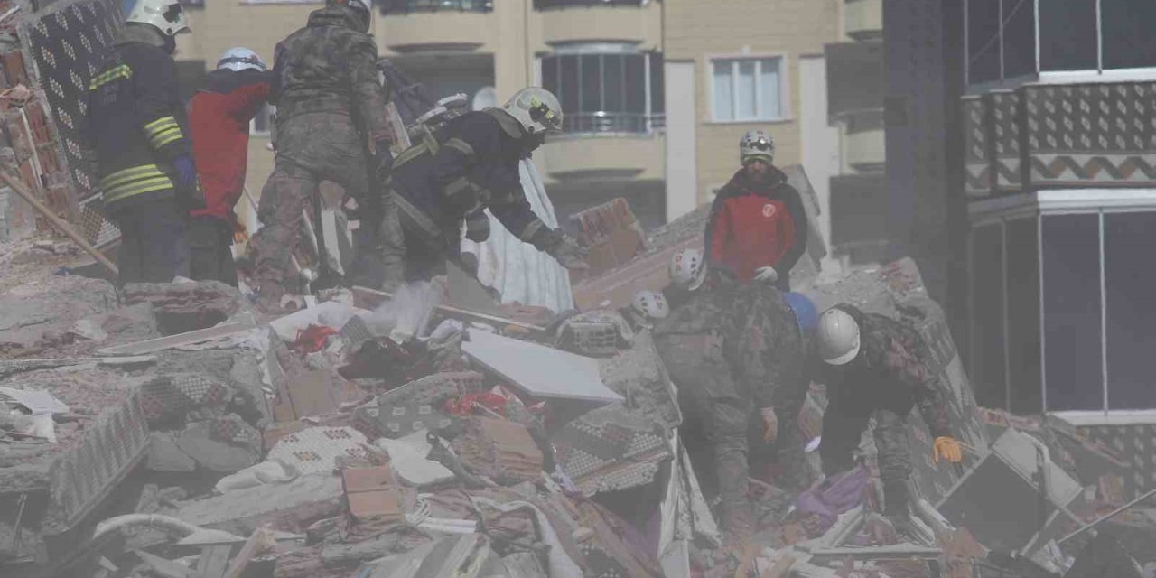 Enkazlarda Ekiplerin Kıymetli Eşya Hassasiyeti