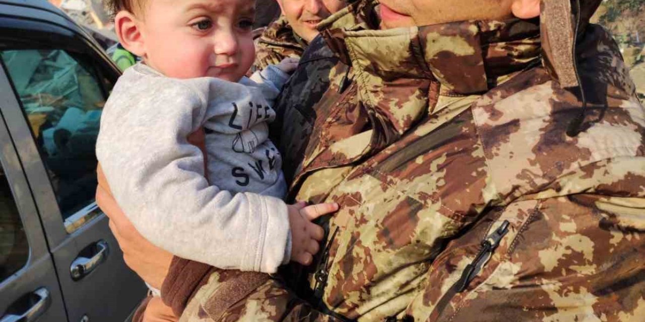 Asaf Bebek Ve Annesi Pak Ekiplerinin Yoğun Çabaları Sonucu Kurtarıldı