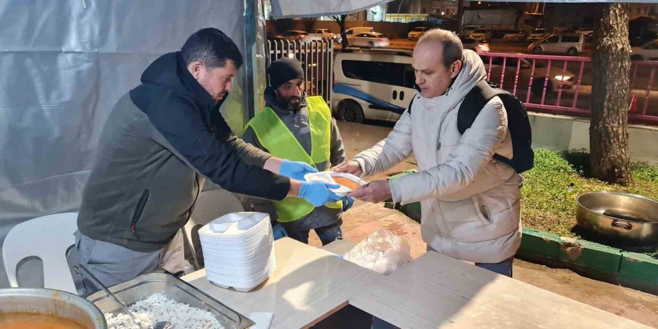 Kepez’de Depremzedeler İçin Sahra Mutfağı Kuruldu