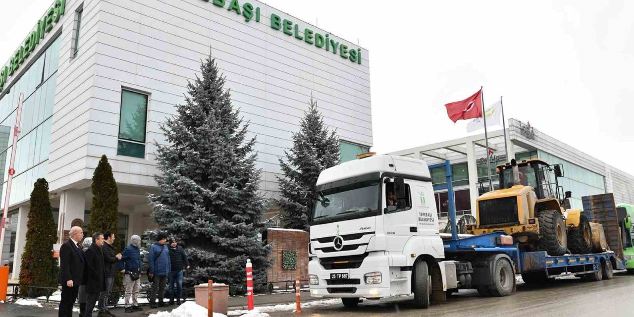 9 Tır Yardım Depremzedelere Ulaştı