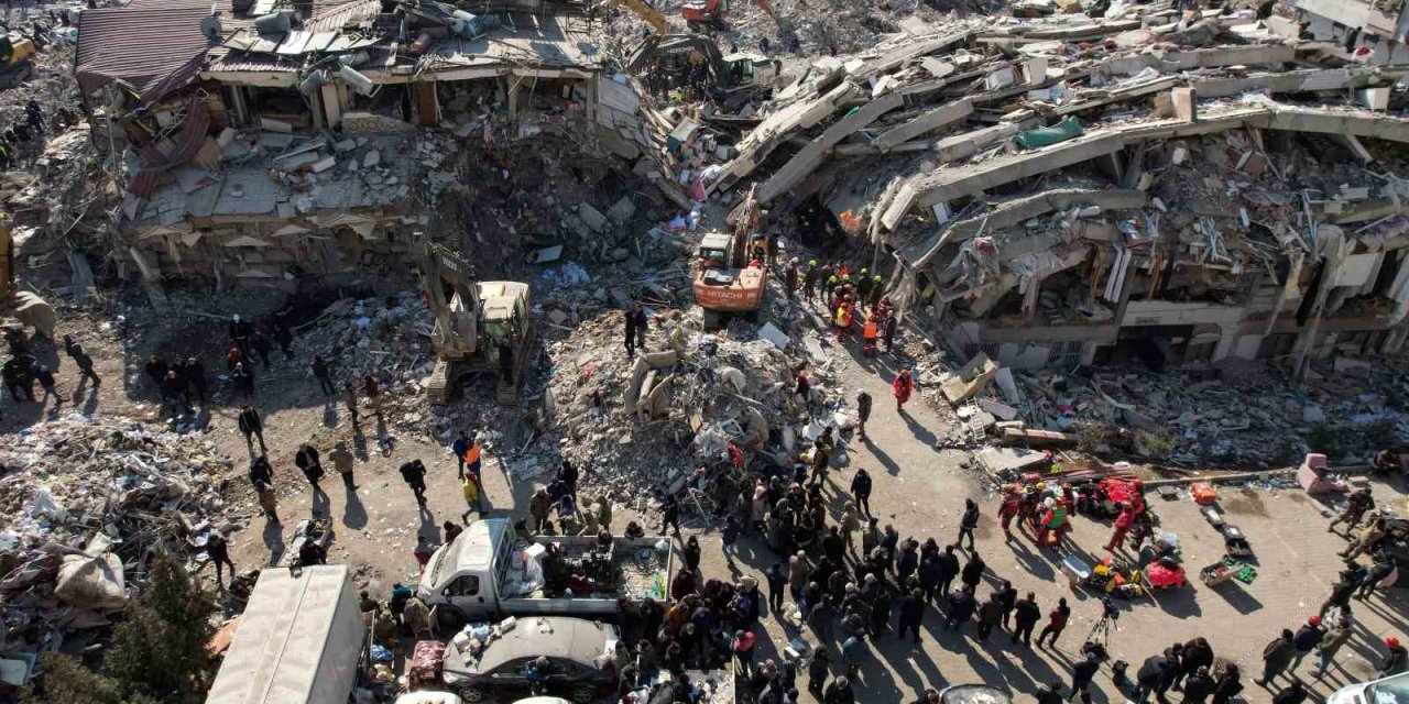 Kahramanmaraş’ta Cenazesini Alan Ailenin Acı Görüntüleri