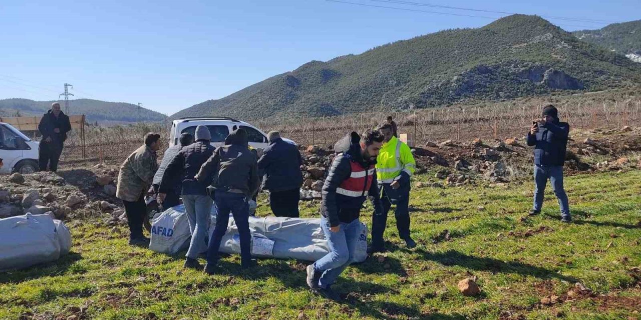 Gaziantep’in Köylerine Yardımlar Hız Kesmeden Devam Ediyor