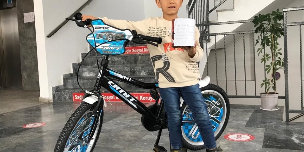 8 Yaşındaki Poyraz Bisiklet Parasını Deprem Bölgesine Yolladı
