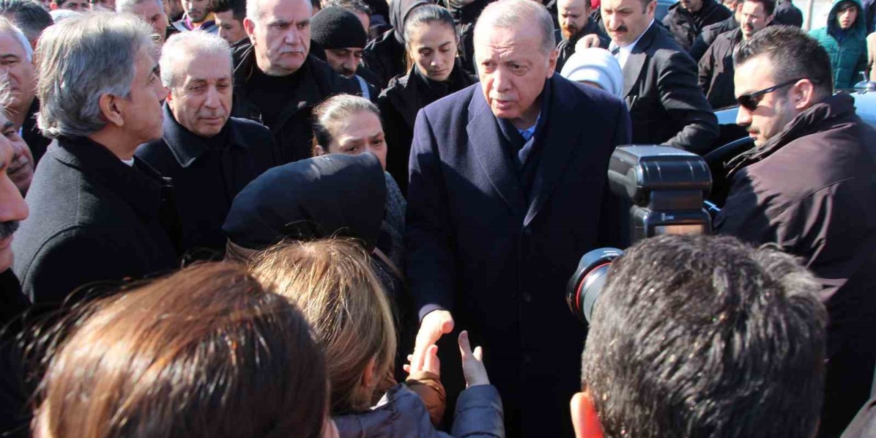 Cumhurbaşkanı Erdoğan: "deprem Bölgesindeki Toplam Can Kaybı 21 Bin 43’e Ulaşmıştır"