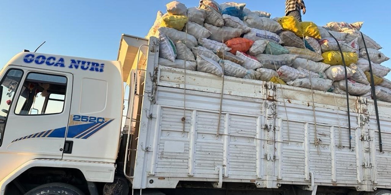 Antalya’dan Gönderilen Odunlar Afet Bölgesine Ulaştı