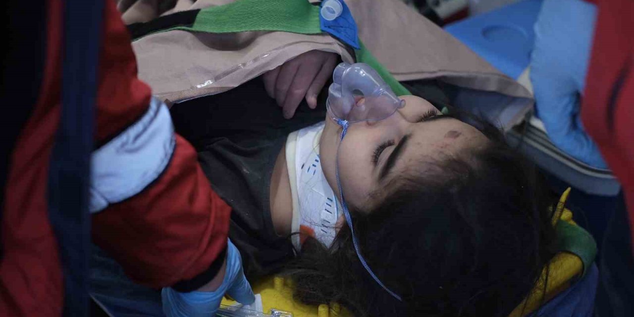 11 Yaşındaki Nehir, 132. Saatte Enkazdan Sağ Çıkarıldı: İlk İsteği ’su’ Oldu