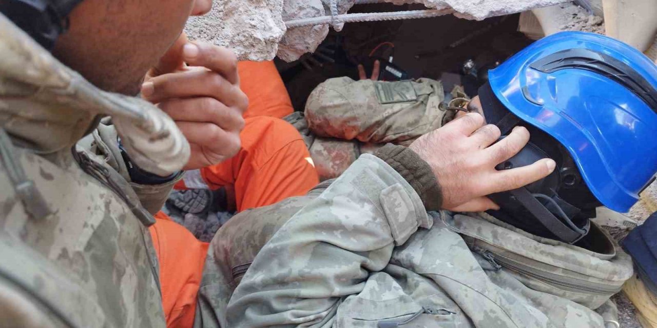 132 Saat Sonra 13 Yaşındaki Kız Çocuğu Sağ Olarak Kurtarıldı