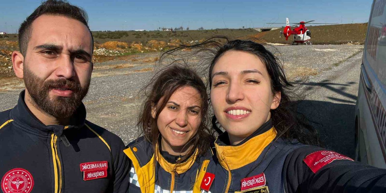 130 Saat Sonra Ailesiyle Enkazdan Çıktı, Ambulanstaki Sözleri Herkesi Ağlattı