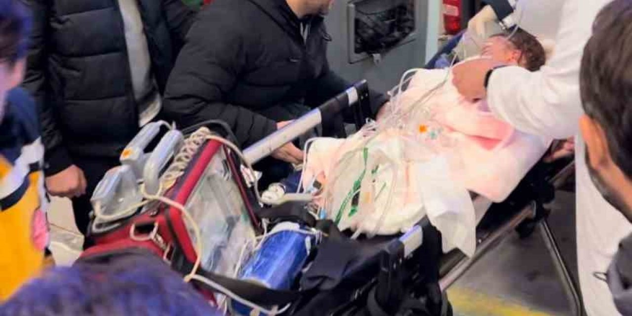Enkazdan Çıkarılan 11 Aylık Berk Bebek Çam Ve Sakura Şehir Hastanesine Getirildi