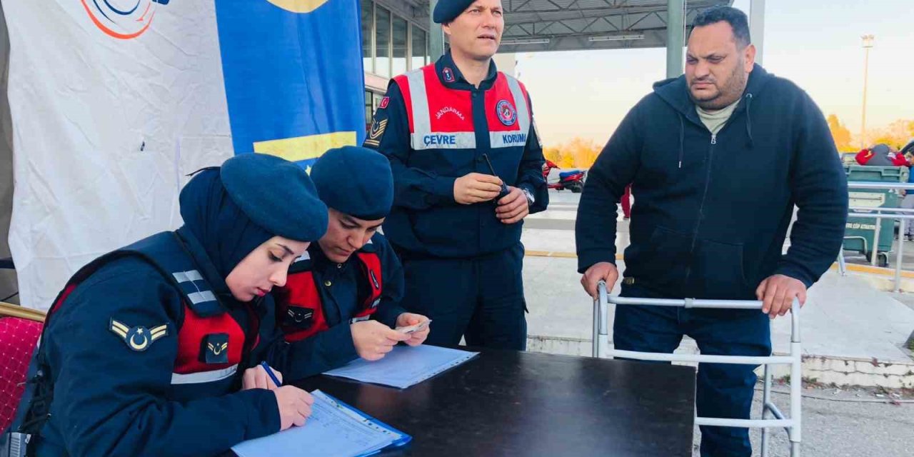 Depremzedeler Jandarma Desteği İle Tahliye Ediliyor