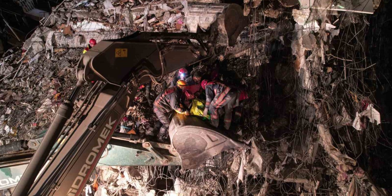 140 Saat Sonra İnanılmaz Kurtuluş: 27 Yaşındaki Muhammed Tekbirlerle Çıkarıldı