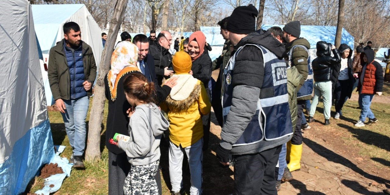 Bağlar’da Depremin Yaraları Sarılıyor
