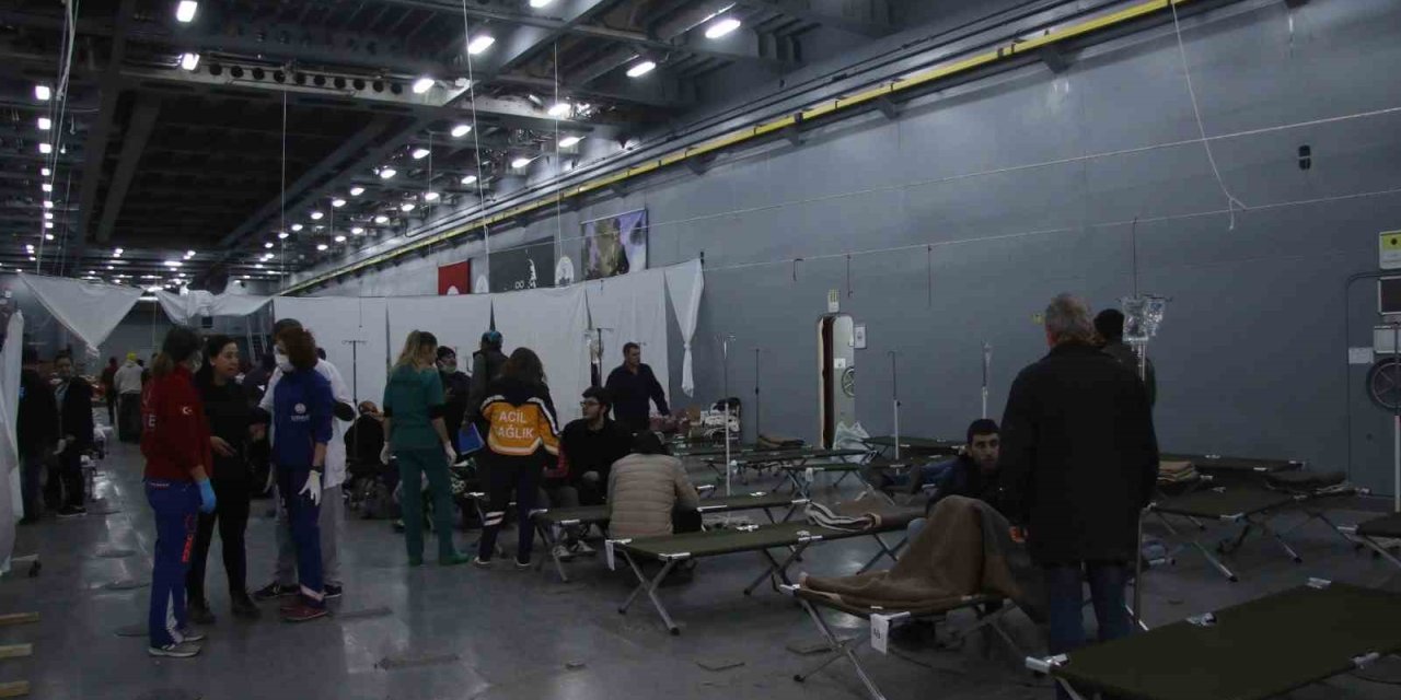 Tcg Bayraktar Ve Tcg Sancaktar Gemileri Sağlık Üssüne Dönüştürüldü