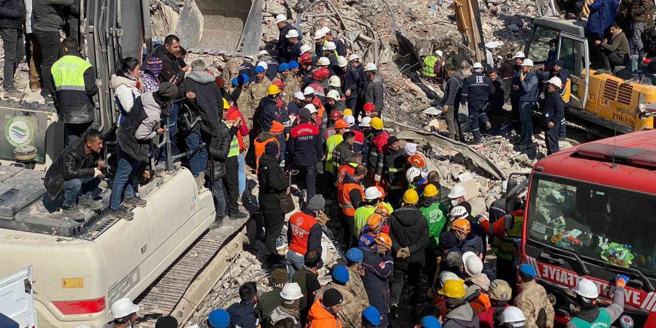 21 Yaşındaki Rukiye 153. Saatte Kurtarıldı