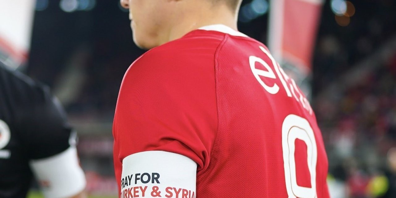 Jordy Clasie’den Formasını İsteyen Küçük Taraftara: "formalar Türkiye’ye Destek İçin Satılacak"