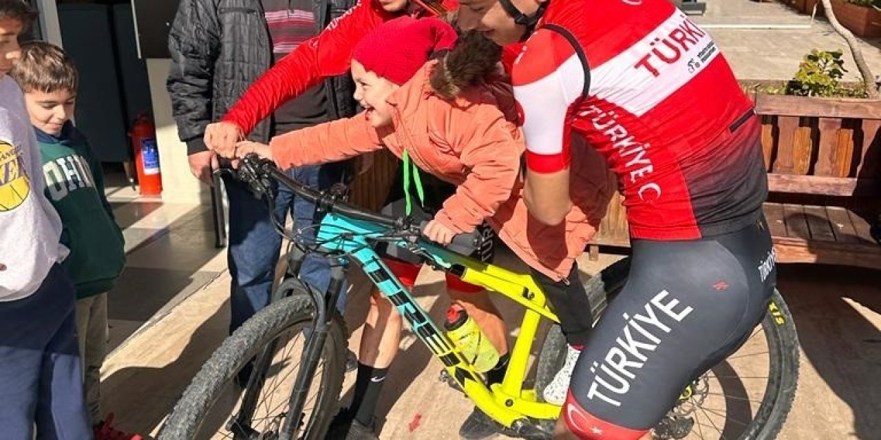 Dağ Bisikleti Milli Takımı’ndan Depremzede Çocuklara Moral Etkinliği