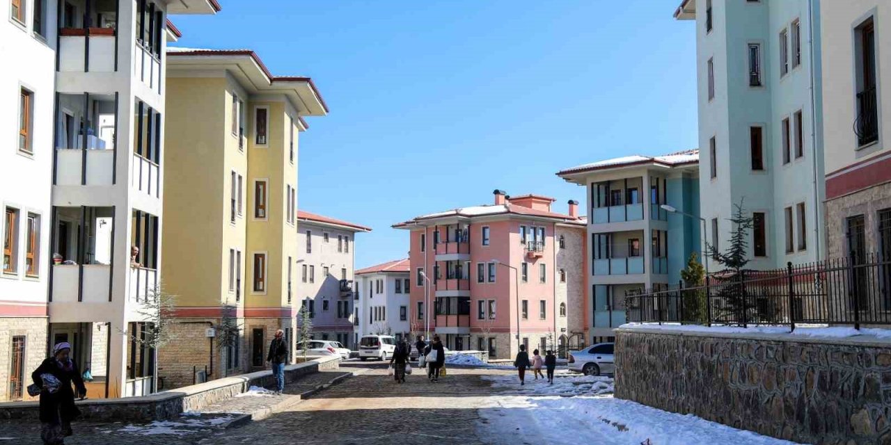 Depremin Ardından Gece Gündüz Çalıştılar...doğalgaz Verilmeye Başlandı