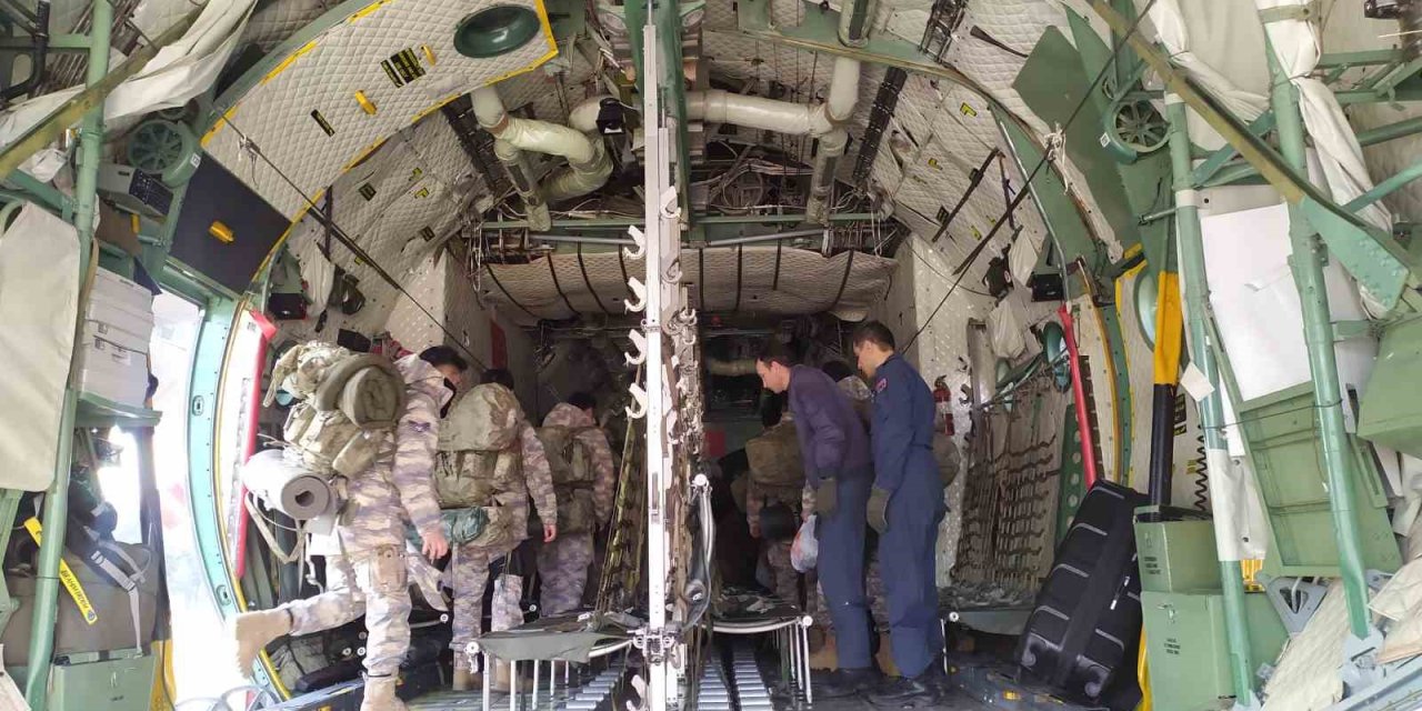 İstanbul’dan Deprem Bölgesine 93 Hava Harp Okulu Personeli Yola Çıktı