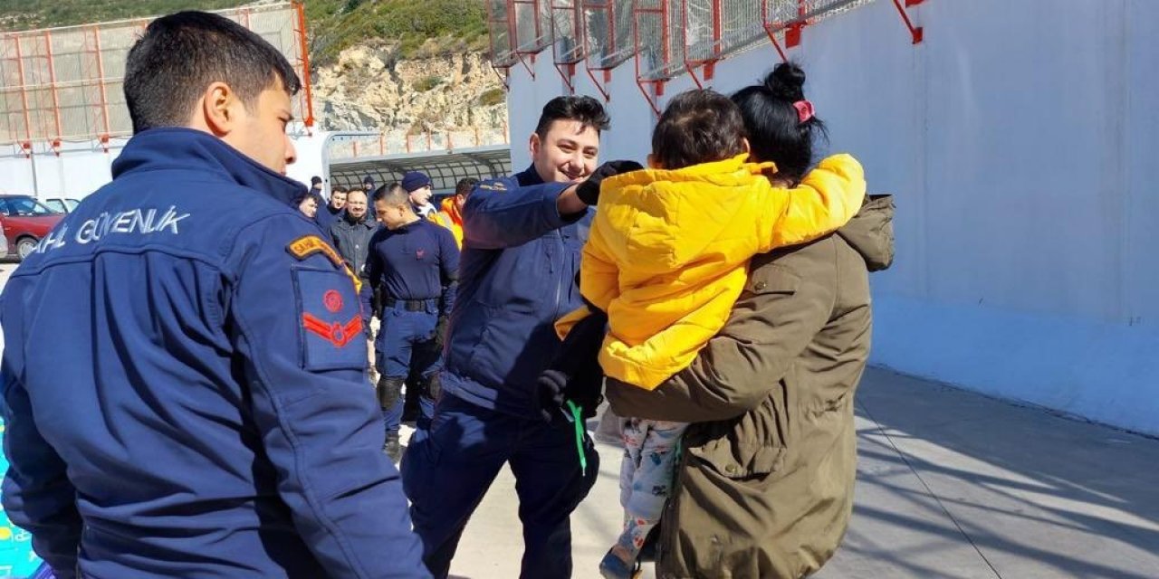 Sahil Güvenlik Komutanlığına Bağlı 200 Personel Deprem Bölgesinde