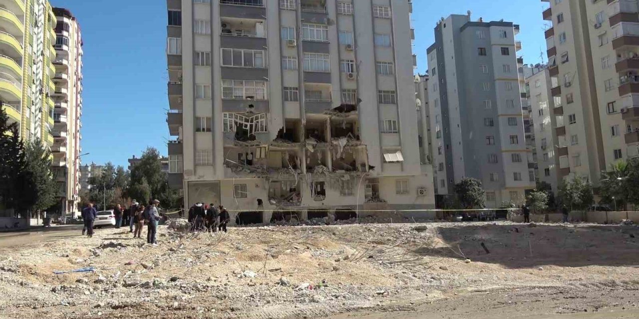 Adana’da Enkazın İzleri Siliniyor