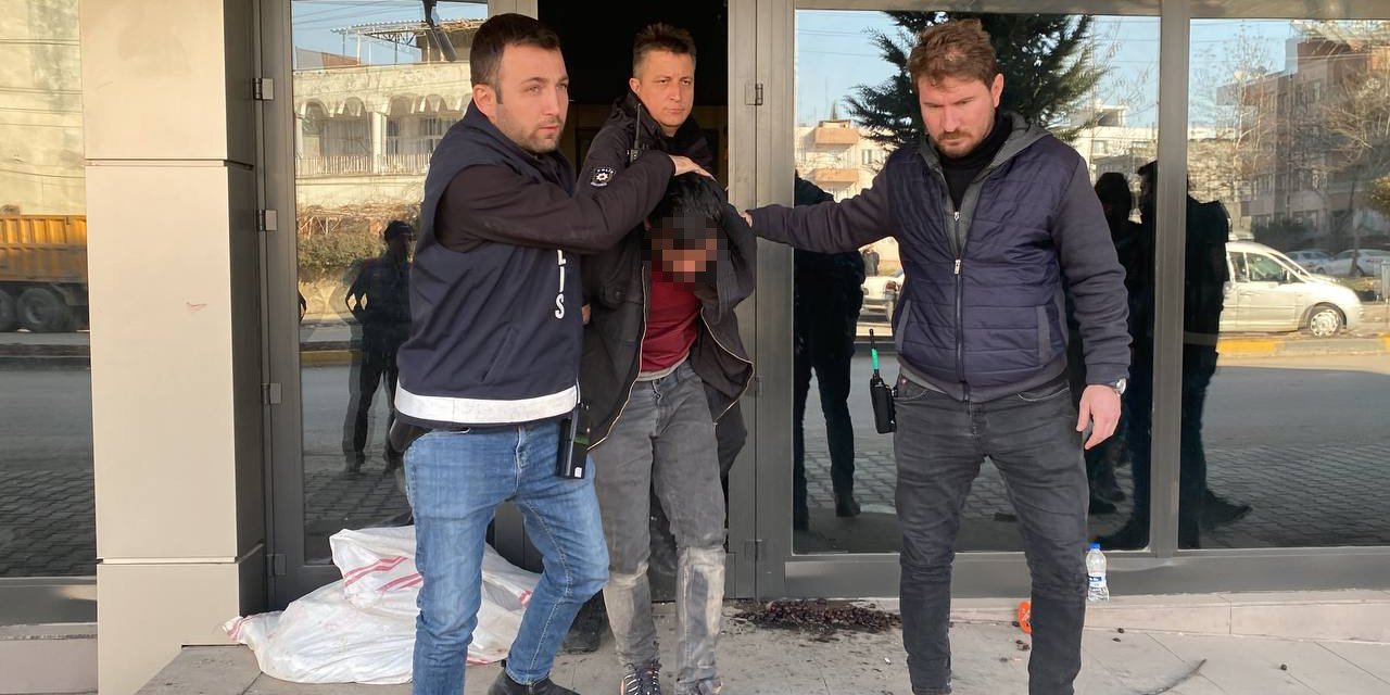 Deprem Bölgesinde Hırsızlık Yapan 2 Şahıs Yakalandı