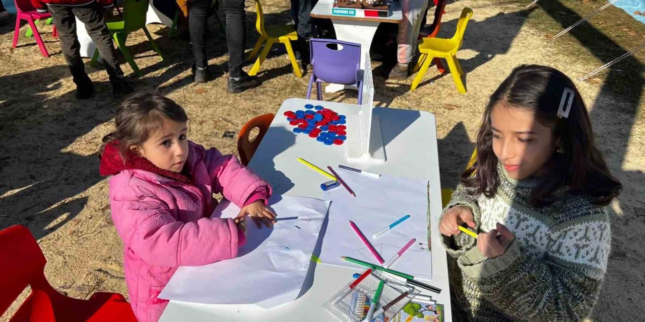 Depremzede Çocuklara Psikolojik Destek