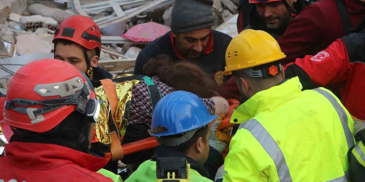 63 Yaşındaki Hafsa Teyzenin İlk İsteği ‘su’ Oldu, Ardından Çocukları İle Görüntülü Görüştürüldü