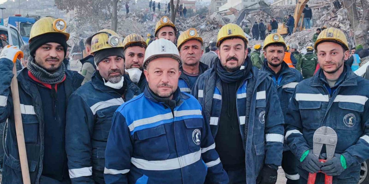 Enkazdan 159 Saat Sonra Sağ Çıkarılan 2 Yaşındaki Yavuz Hayata Böyle Gülümsedi