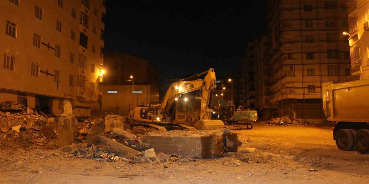 Hisami Apartmanı Enkazı Tamamlandı, 101 Kişi Hayatını Kaybetti, 34 Yaralı