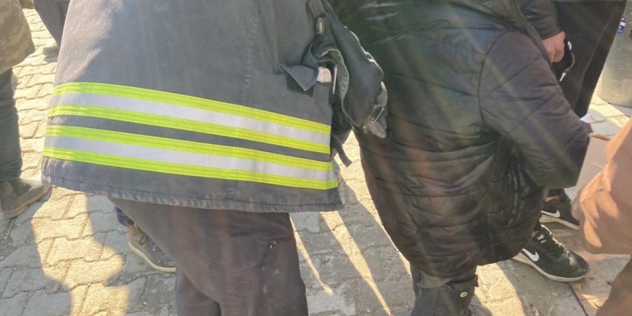 Deprem Bölgesinde Yürek Isıtan Görüntü